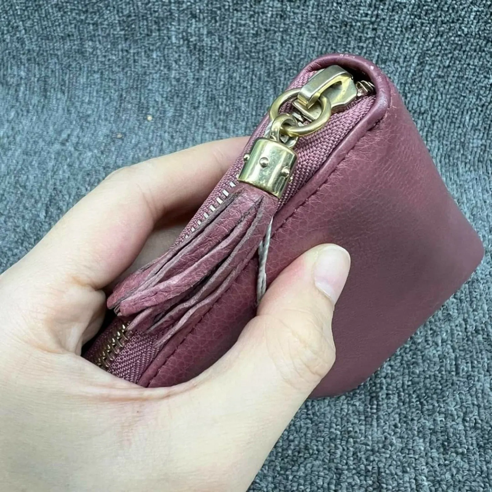 100% Authentic Gucci GG Leather Zippy Wallet