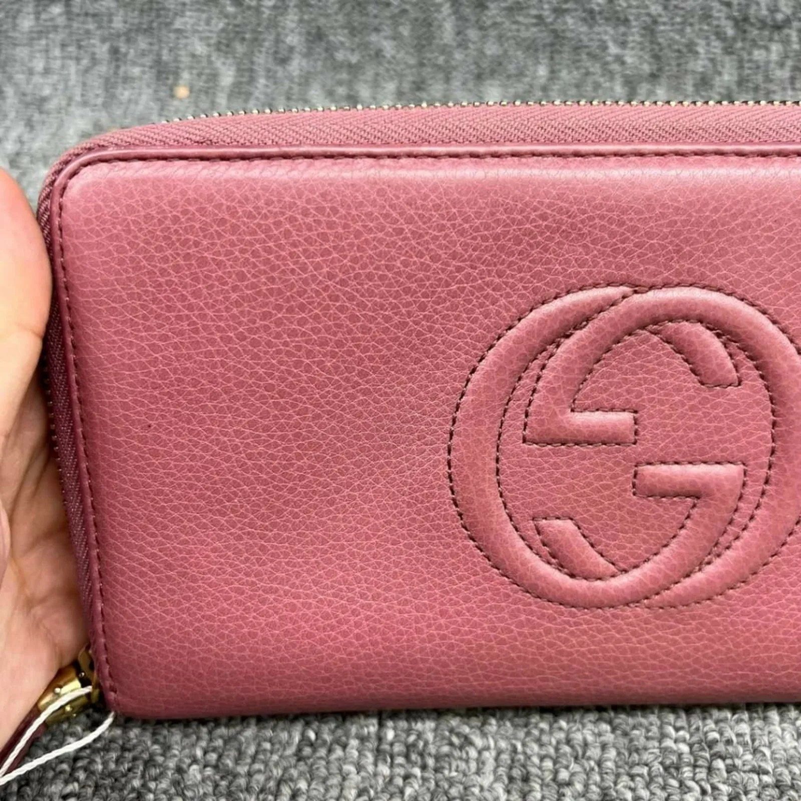 100% Authentic Gucci GG Leather Zippy Wallet
