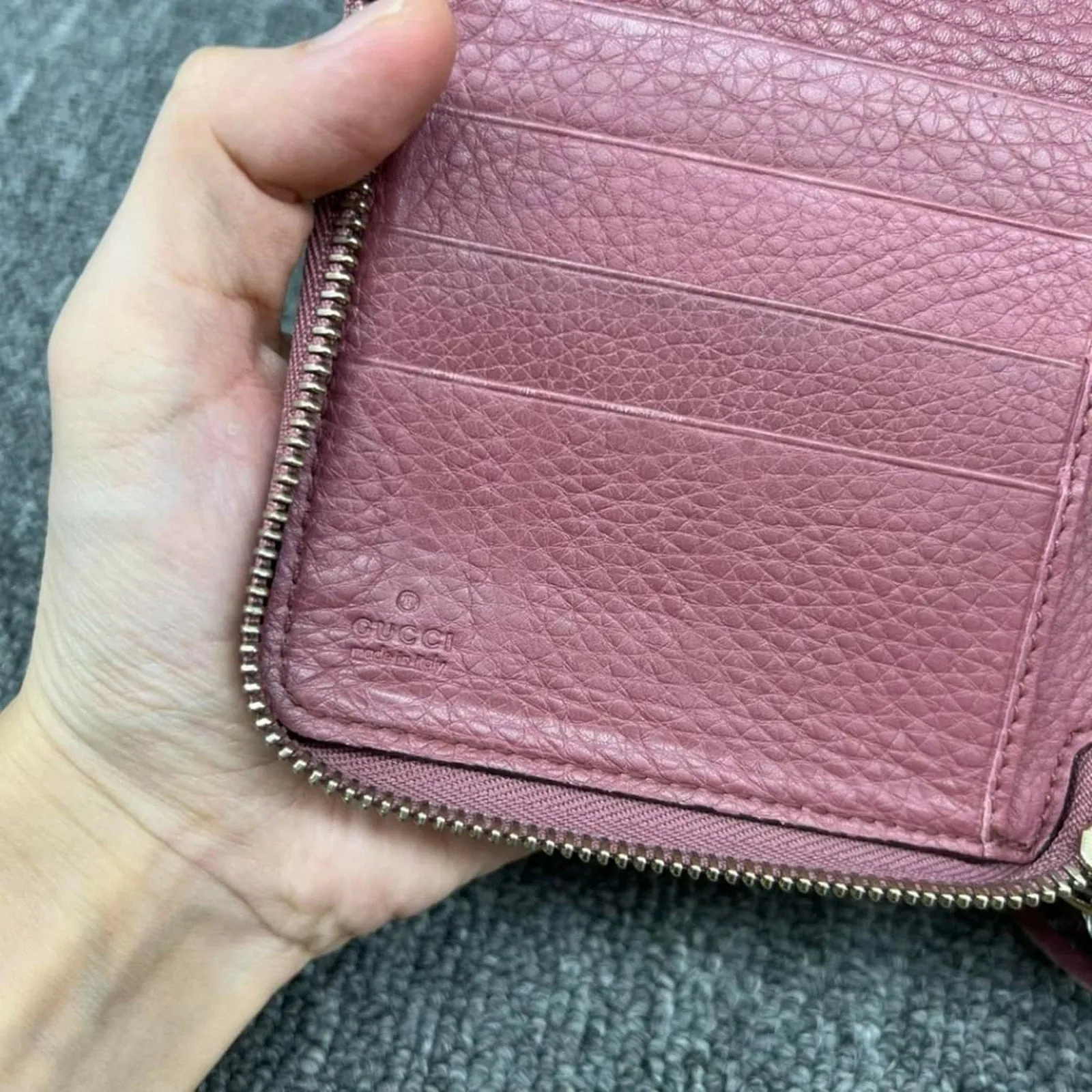100% Authentic Gucci GG Leather Zippy Wallet