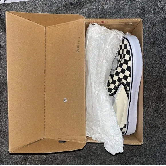 *BRAND NEW/ UNUSED* 🆕 VANS Classic Slip- On Checkerboard Shoe- Mens 6.5 Womens 8