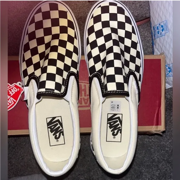 *BRAND NEW/ UNUSED* 🆕 VANS Classic Slip- On Checkerboard Shoe- Mens 6.5 Womens 8
