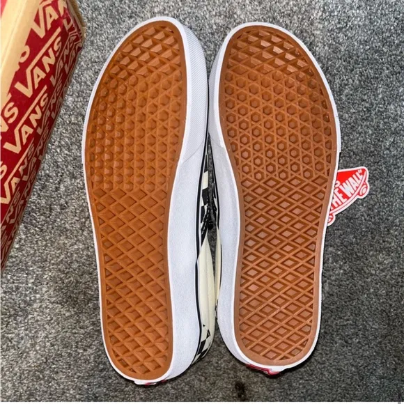 *BRAND NEW/ UNUSED* 🆕 VANS Classic Slip- On Checkerboard Shoe- Mens 6.5 Womens 8