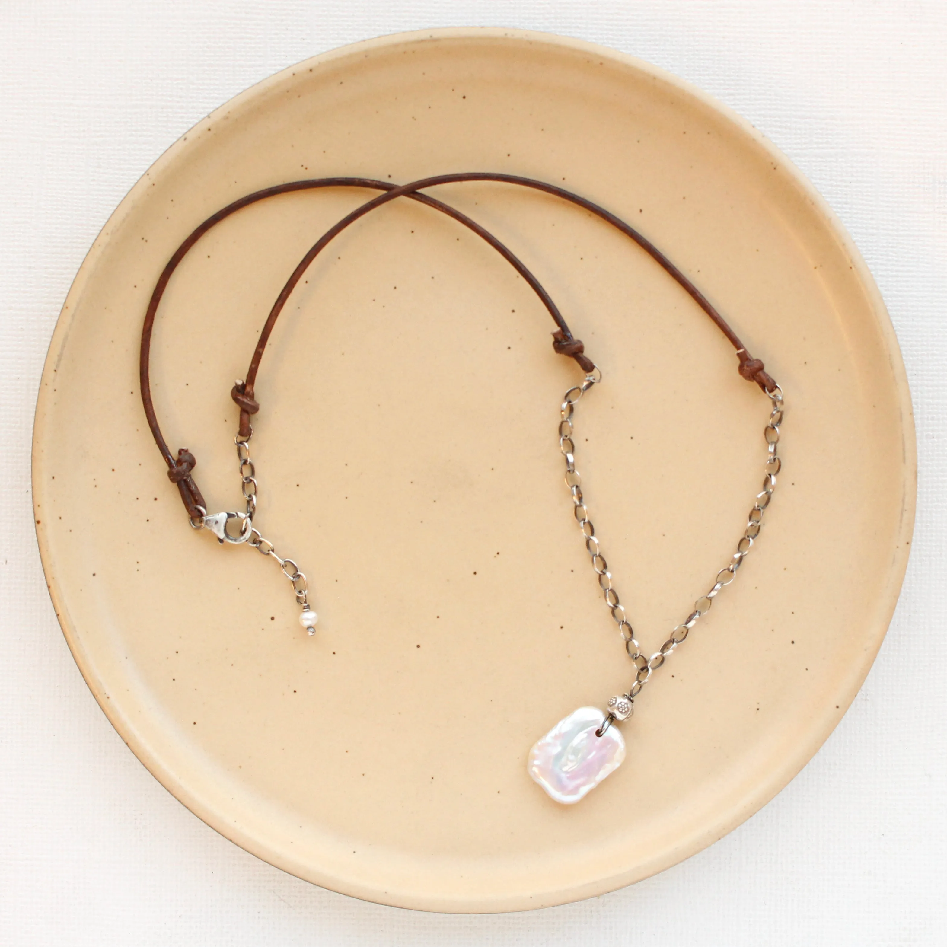 Chain & Leather Pearl Necklace