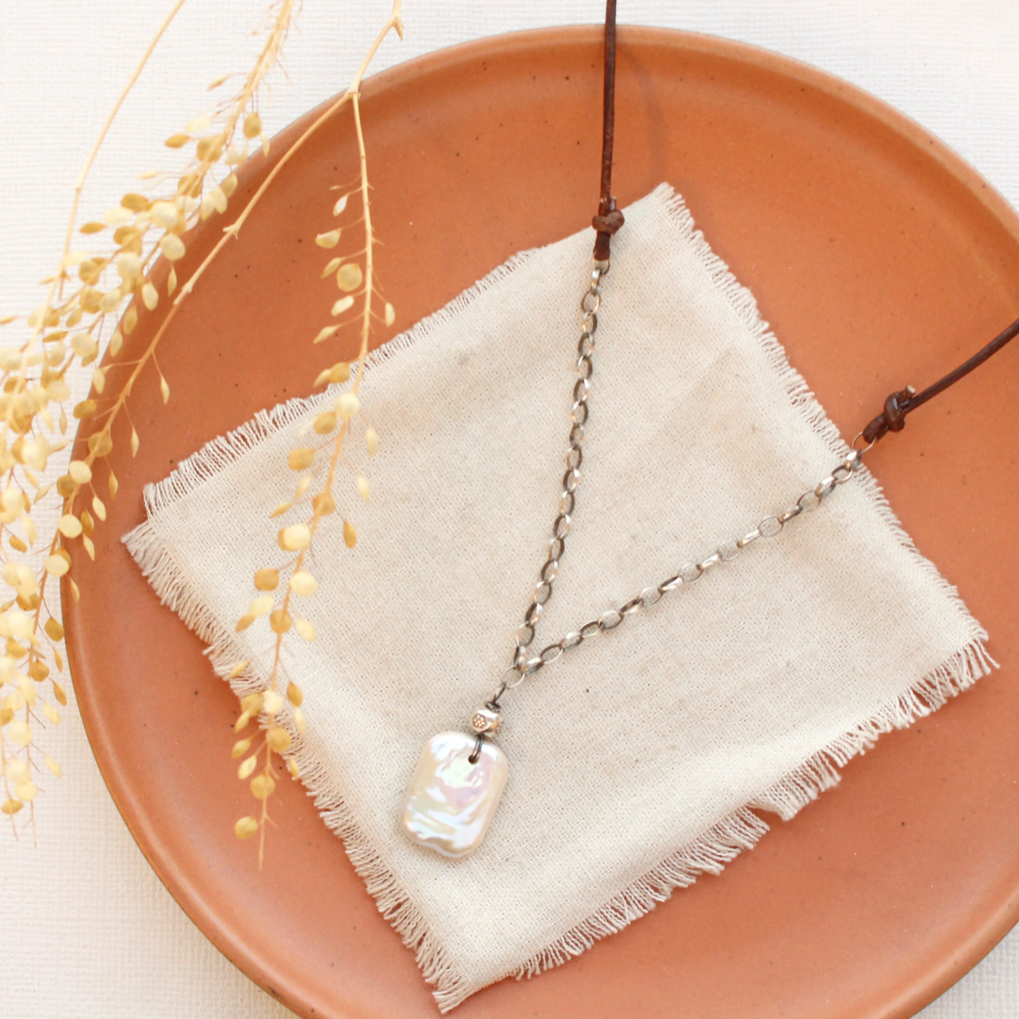 Chain & Leather Pearl Necklace