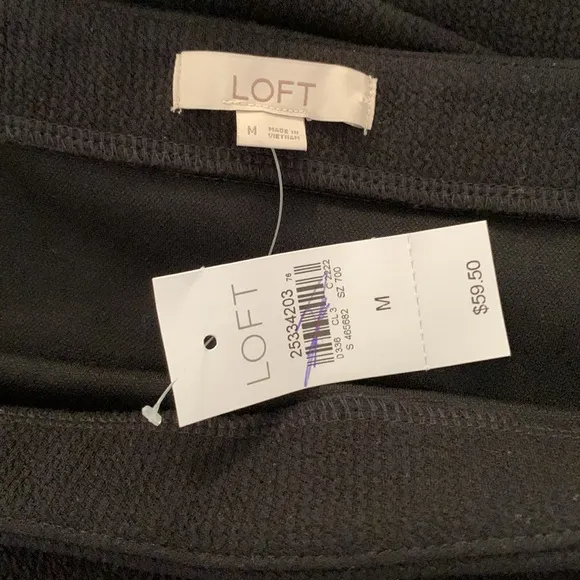 Loft, ribbed black stretch slip on skirt, size medium, NWT