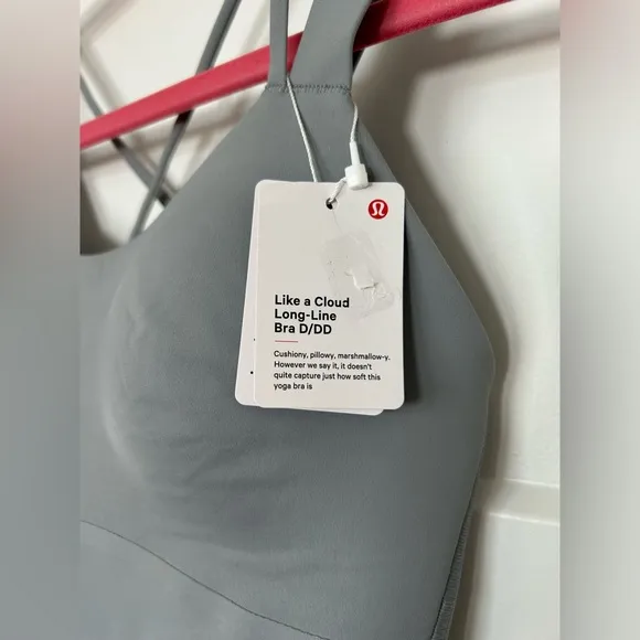 Lululemon Like a Cloud size 4 bra