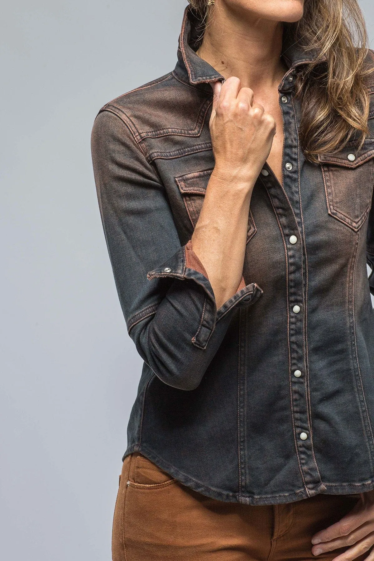 Maddi Fitted Western Snap Shirt In Ruggine Over Dye