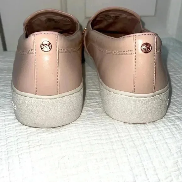 Michael Kors Sz 9 pink Slip on