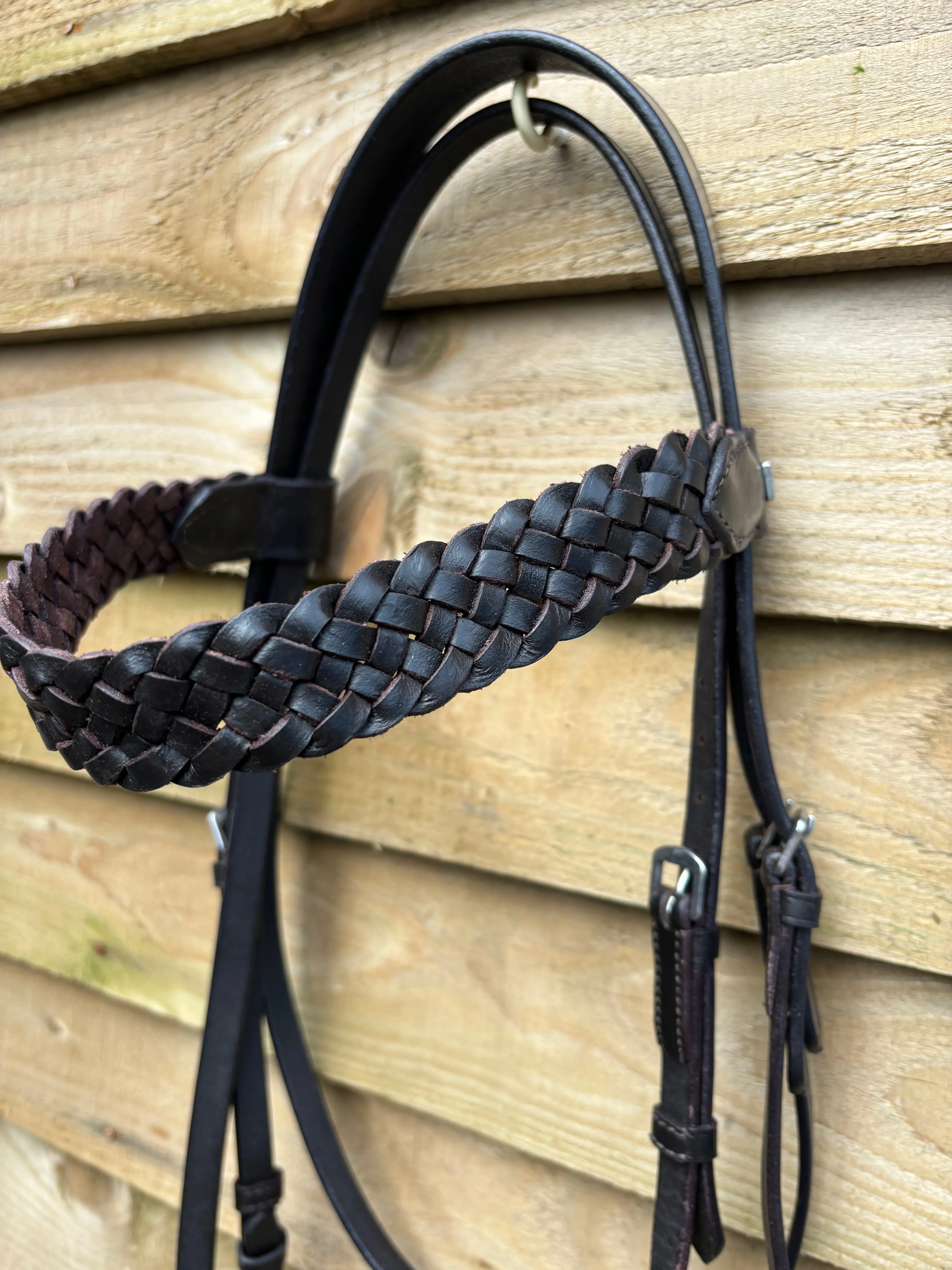 New Hunter style bridles in pony, cob and full black and brown leather