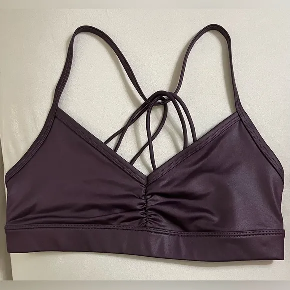 NWOT Alo Yoga Sunny Strappy Bra Eggplant Glossy Size S
