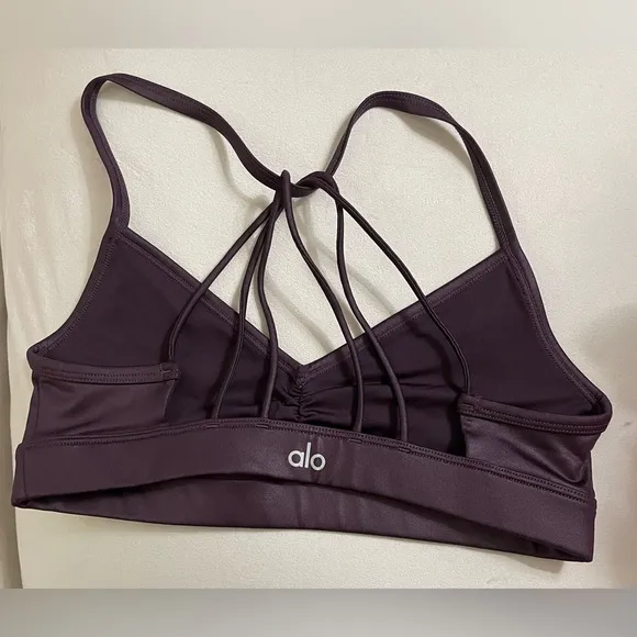 NWOT Alo Yoga Sunny Strappy Bra Eggplant Glossy Size S