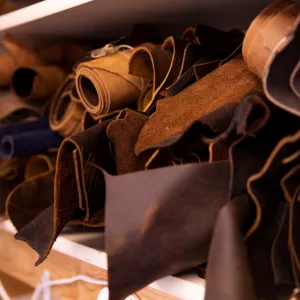 Oil Tan Pull Up Remnant Leather Rolls