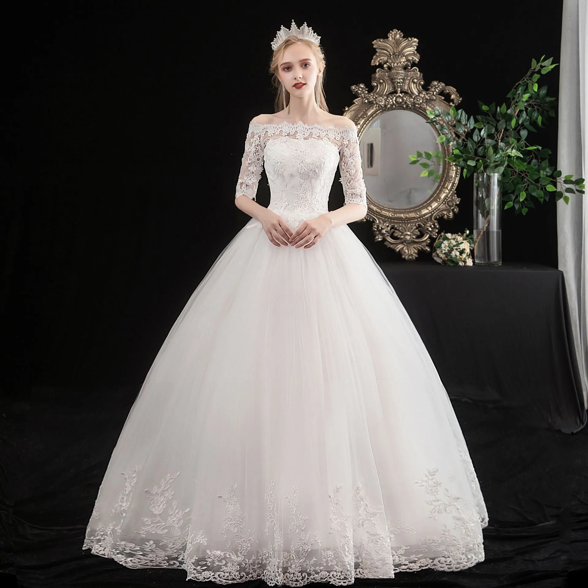 Red Wedding Dresses Elegant Boat Neck Vestido De Noiva Classic Lace