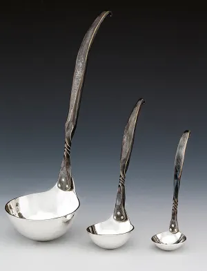Twist Gravy Ladle