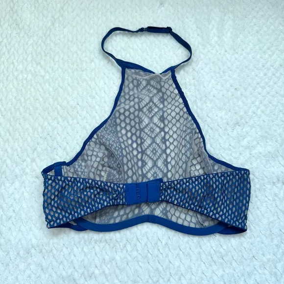 Victorias Secret Very Sexy 2 Pc Set Unlined Fishnet Lace Halter Bra 32C Thong S