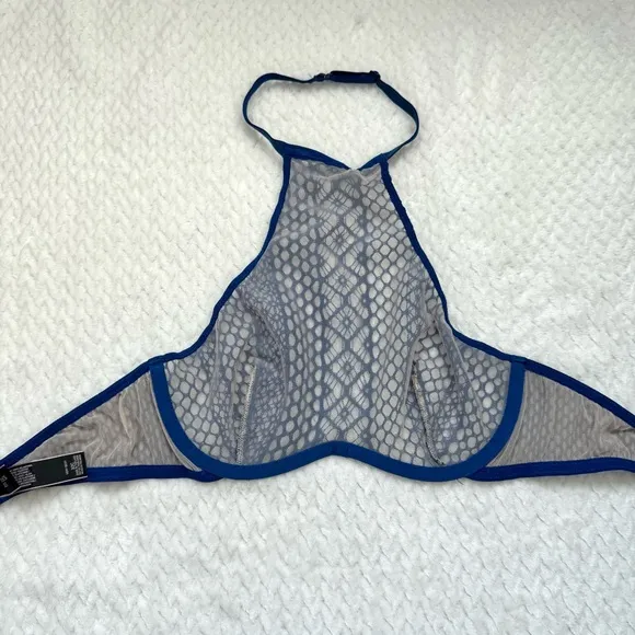 Victorias Secret Very Sexy 2 Pc Set Unlined Fishnet Lace Halter Bra 32C Thong S