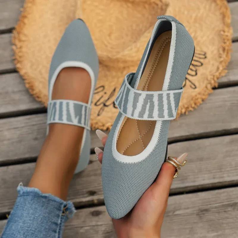 Women’s Ballet Flats – Pointed Toe – Textured Fabric – Cushioned Insole – Slip-On